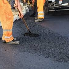 Best Asphalt Driveway Installation  in Saylorville, IA